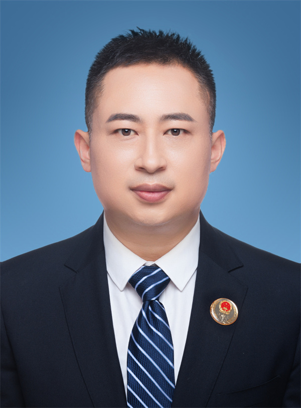 張濤（公證員助理）