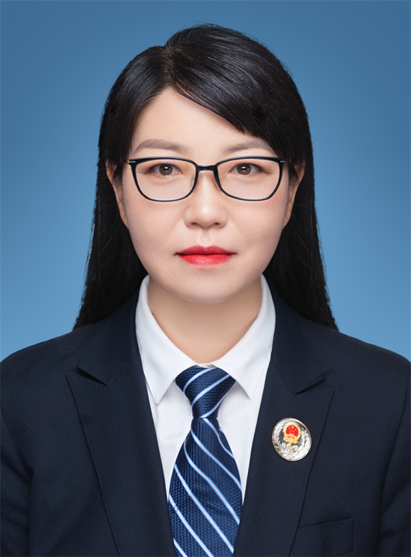 賀娟（宣傳委員、業(yè)務(wù)二部部長(zhǎng)）